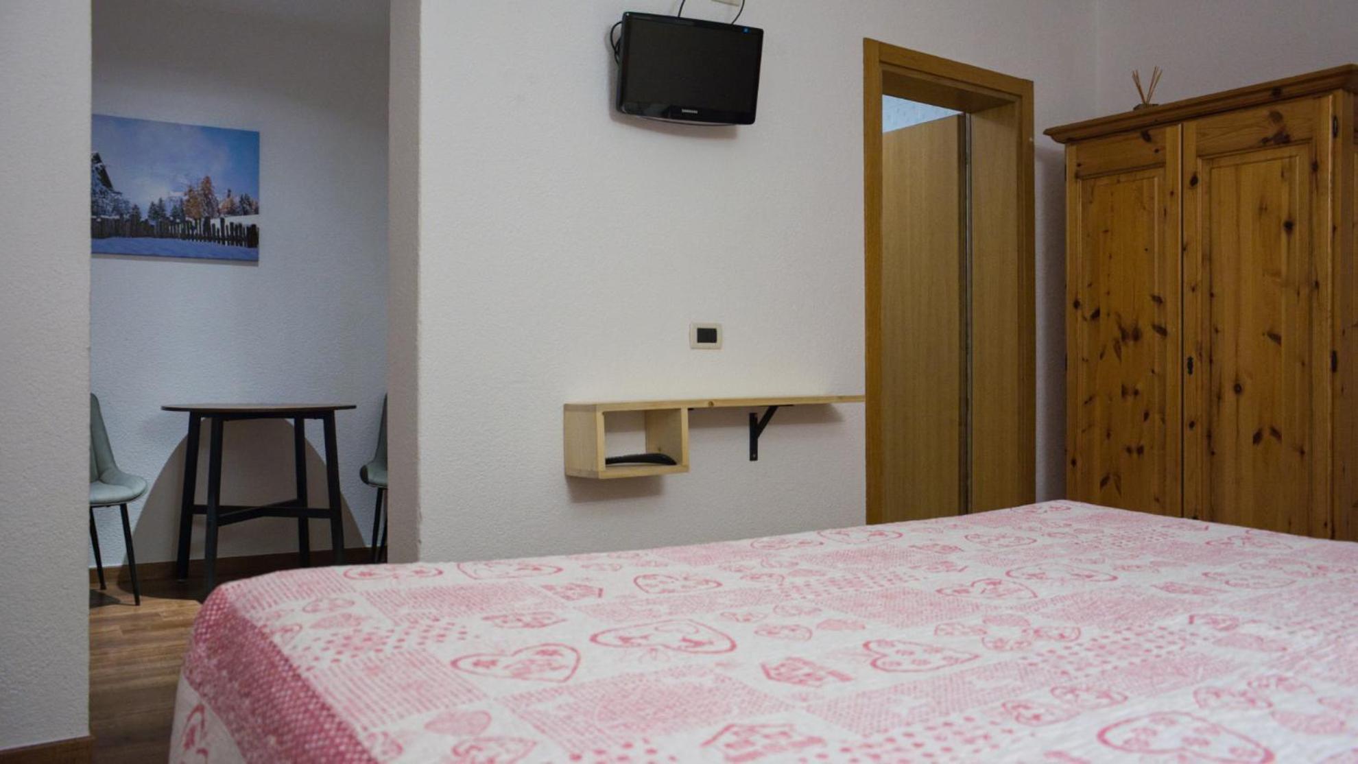 Hotel Nes Crepes Pozza di Fassa Værelse billede