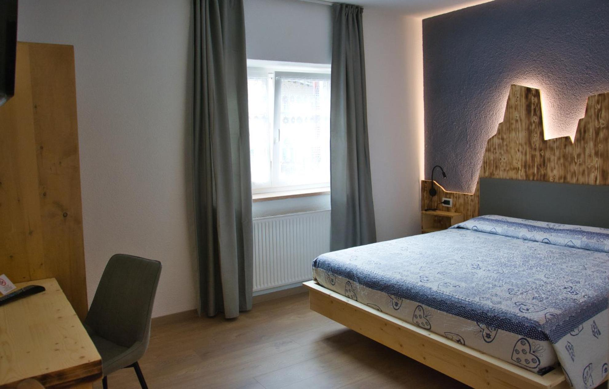 Hotel Nes Crepes Pozza di Fassa Værelse billede