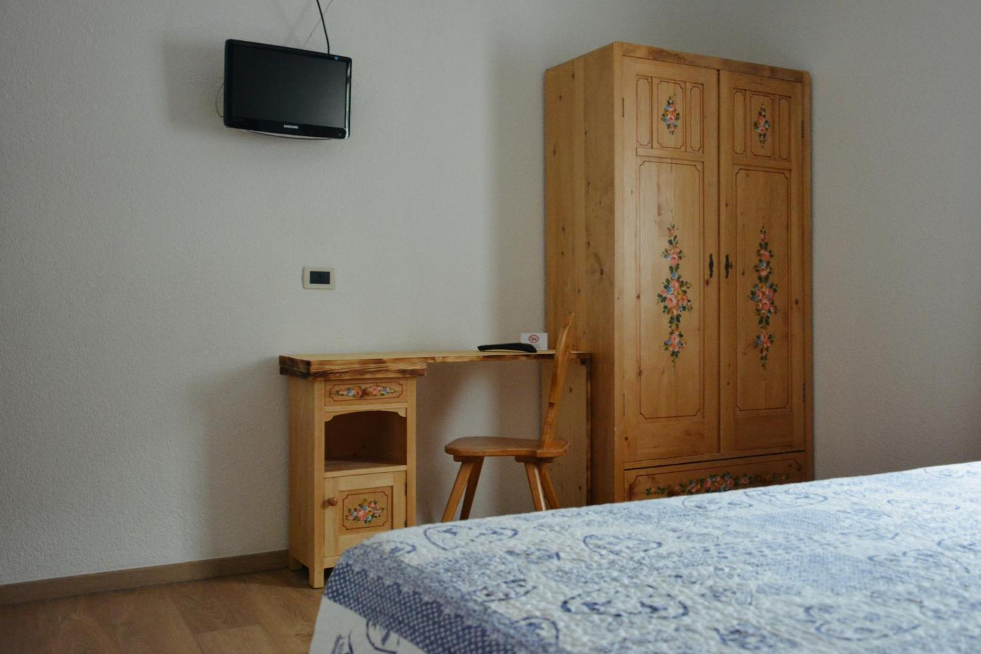 Hotel Nes Crepes Pozza di Fassa Værelse billede