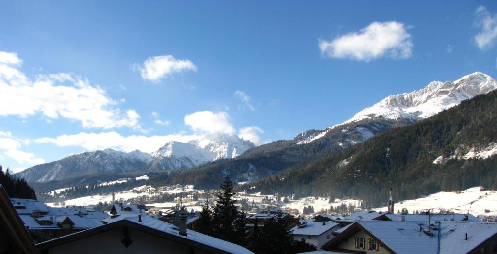 Hotel Nes Crepes Pozza di Fassa Værelse billede