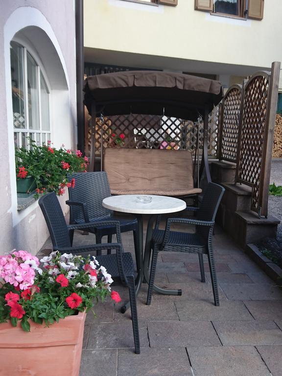 Hotel Nes Crepes Pozza di Fassa Eksteriør billede