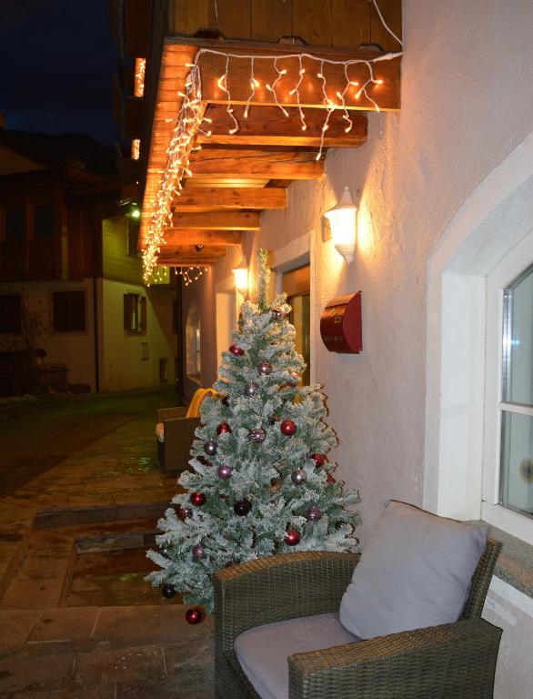 Hotel Nes Crepes Pozza di Fassa Eksteriør billede