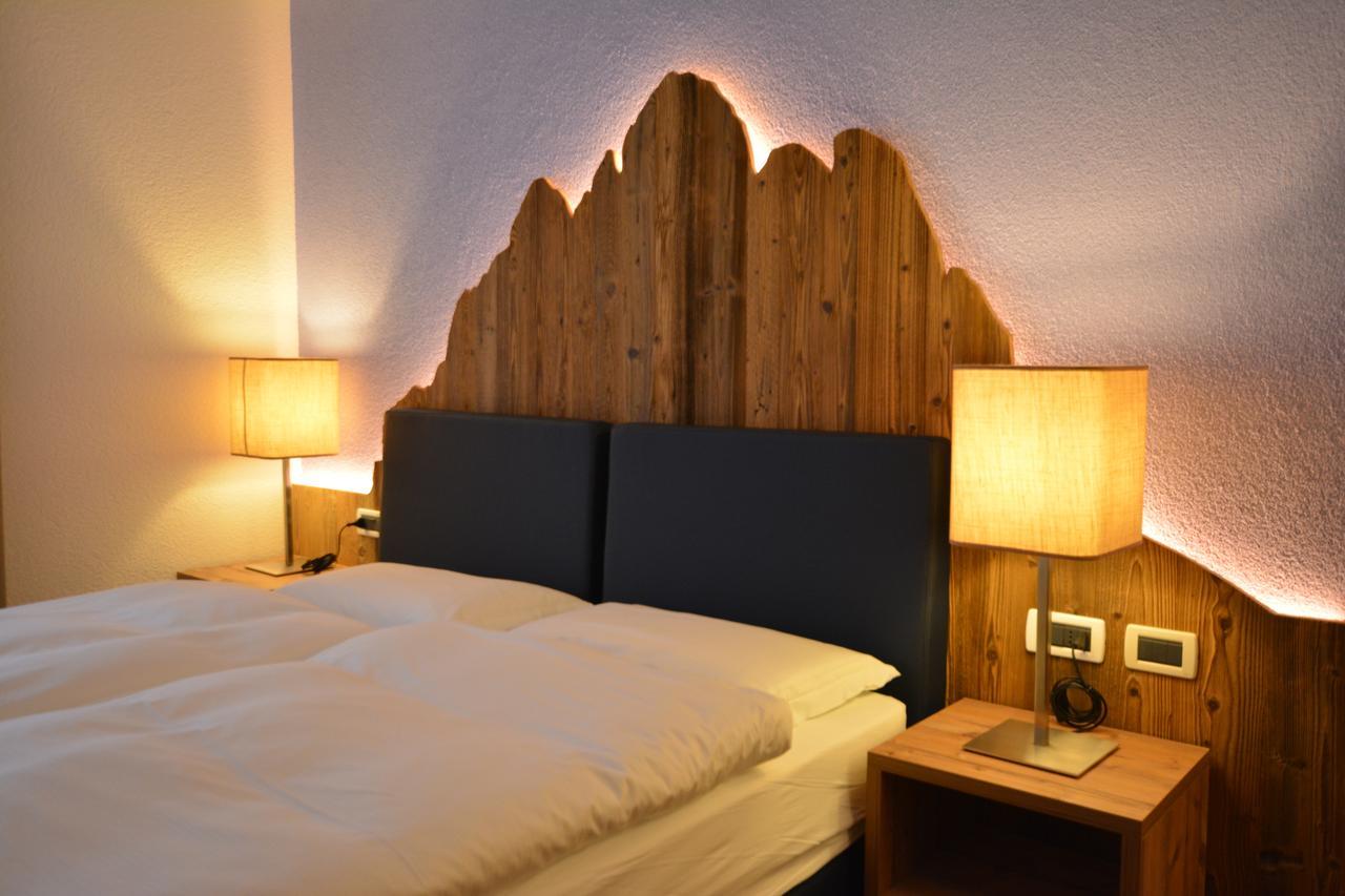 Hotel Nes Crepes Pozza di Fassa Eksteriør billede