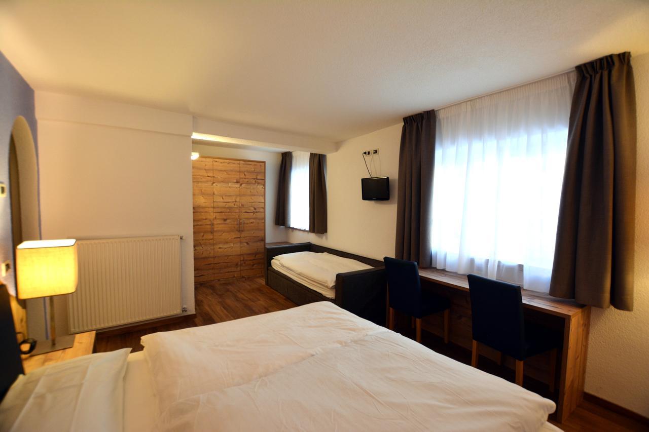 Hotel Nes Crepes Pozza di Fassa Eksteriør billede
