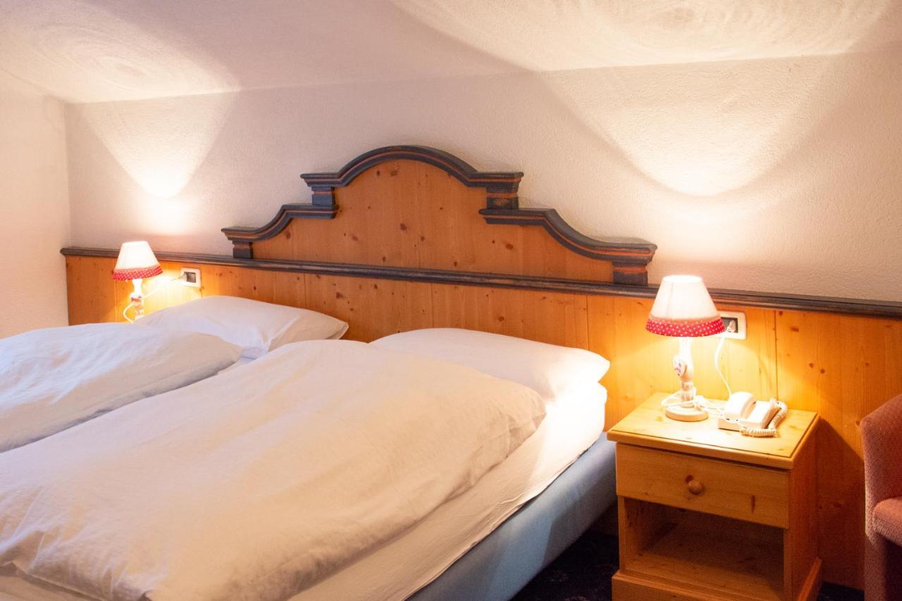 Hotel Nes Crepes Pozza di Fassa Eksteriør billede