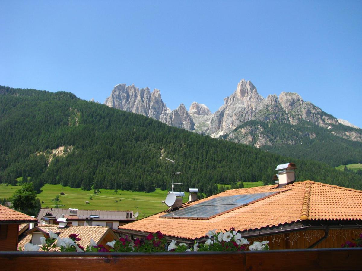 Hotel Nes Crepes Pozza di Fassa Værelse billede